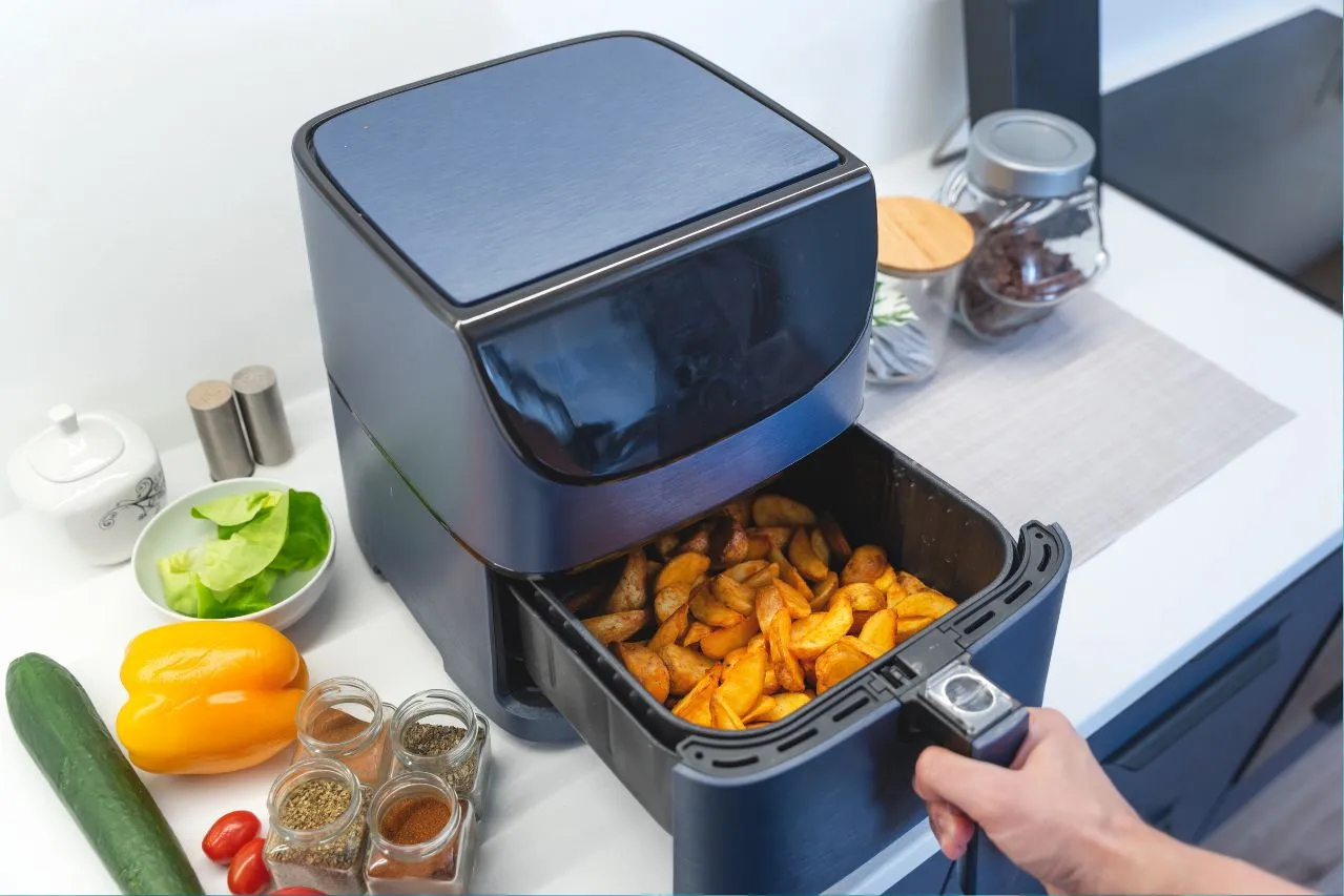 Da li air fryer može zamijeniti rernu ljeti?